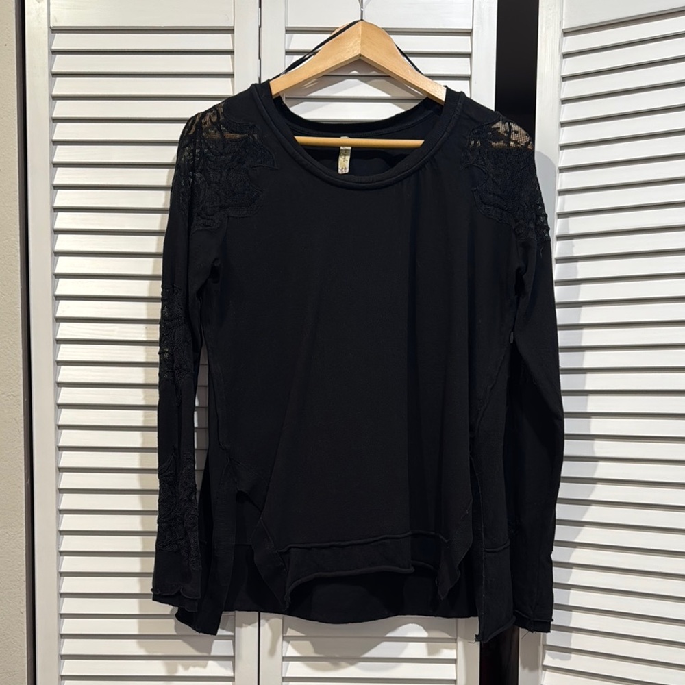 Free People Black Lace Sleeve Women's Top Size Medium